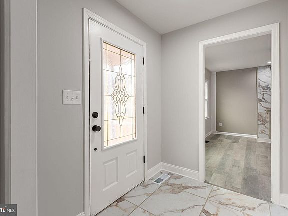 3rd image of 6716 Farmstead Ln