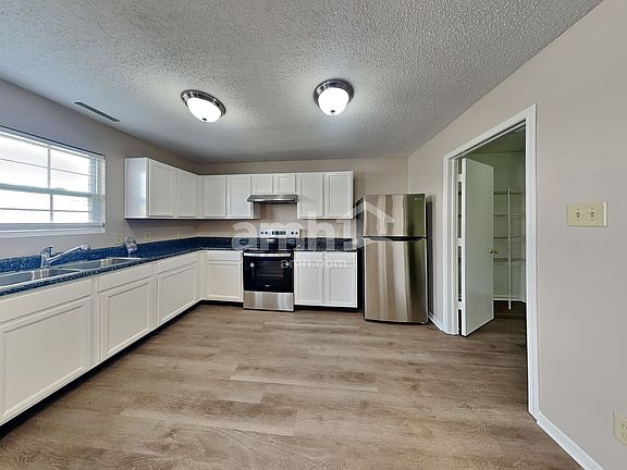 3rd image of 2954 Hearthside Dr