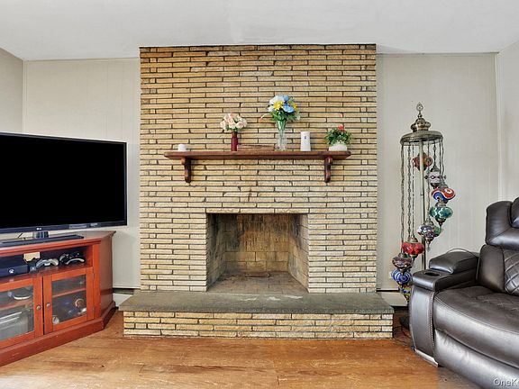4th image of 100 Harwich Street