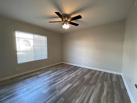 5th image of 5550 Owensmouth Ave APT 117