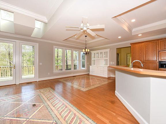 5th image of 217 Mill Race Dr