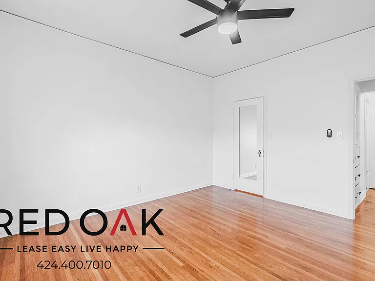 180 S Sycamore Ave #201 — Photo 20