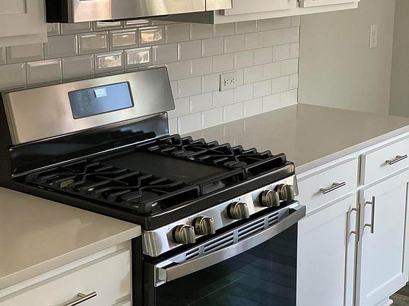 5th image of 616 Hortons Creek Rd