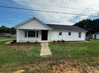 1101 Woodlawn St, Kannapolis, NC 28083