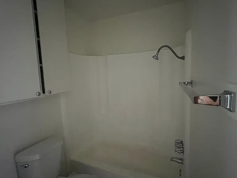 Lennox Lanai Apartments — Photo 21