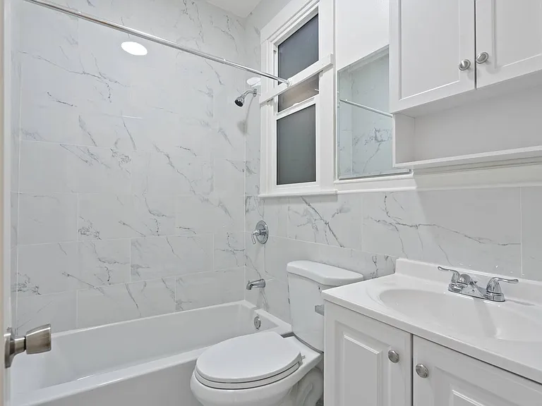 The Langham Apartments — Photo 20