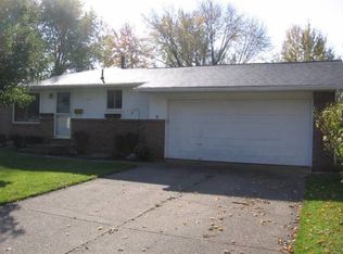 817 Sandalwood Dr, Elyria, OH