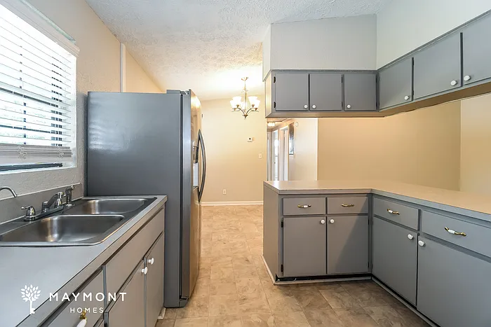 1911 Orlean Dr — Photo 7