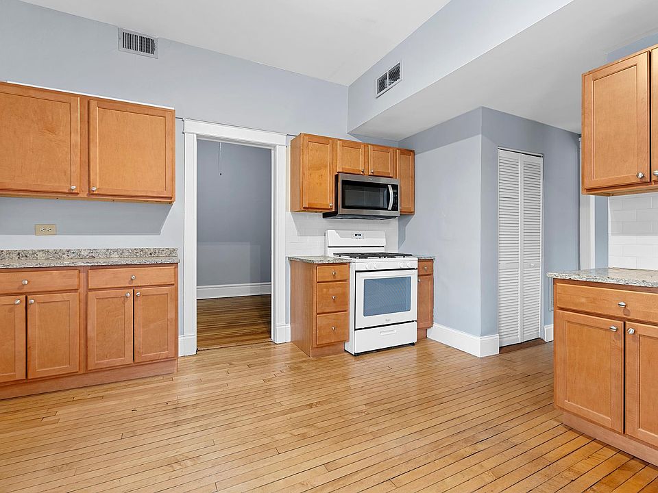 1st image of 1332 W Wrightwood Ave #2R