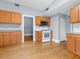 1332 W Wrightwood Ave #2R, Chicago, IL 60614