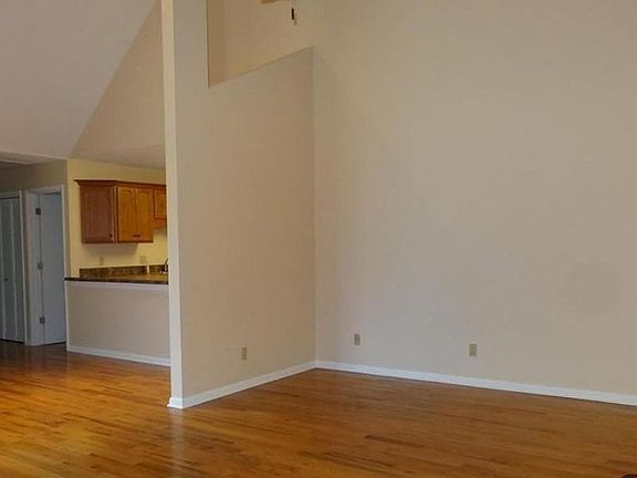 2nd image of 520A Fleetwood Ct