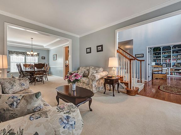5th image of 1307 Huntley Cir