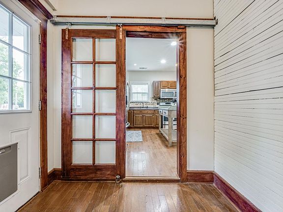 5th image of 221 W 1st St