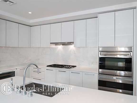 4th image of 25 Broad St Frnt B