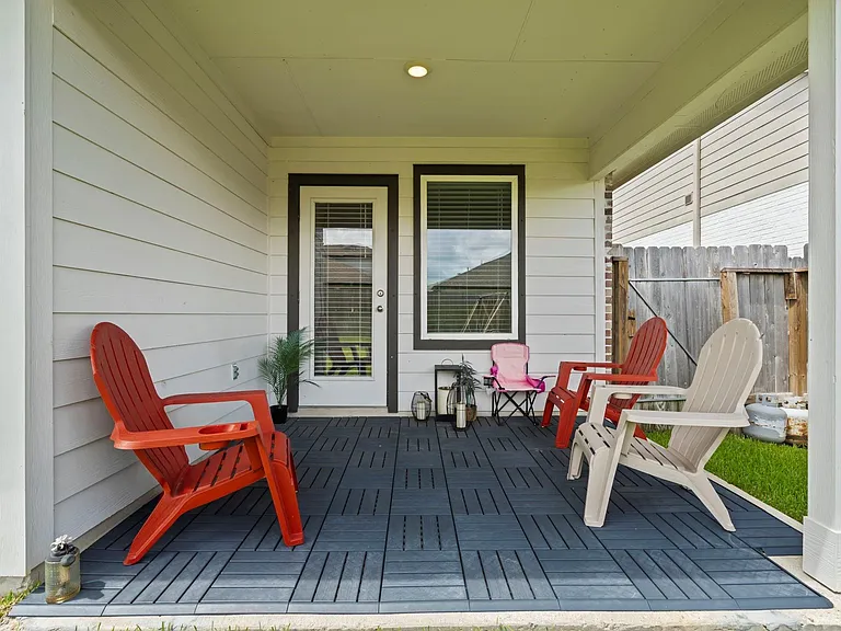 302 Dusty Bridle Ln — Photo 13