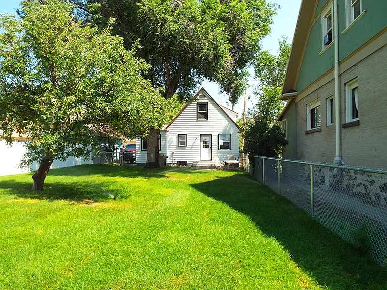 484 G St — Photo 4
