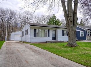 5939 Port Austin Rd, Caseville, MI 48725
