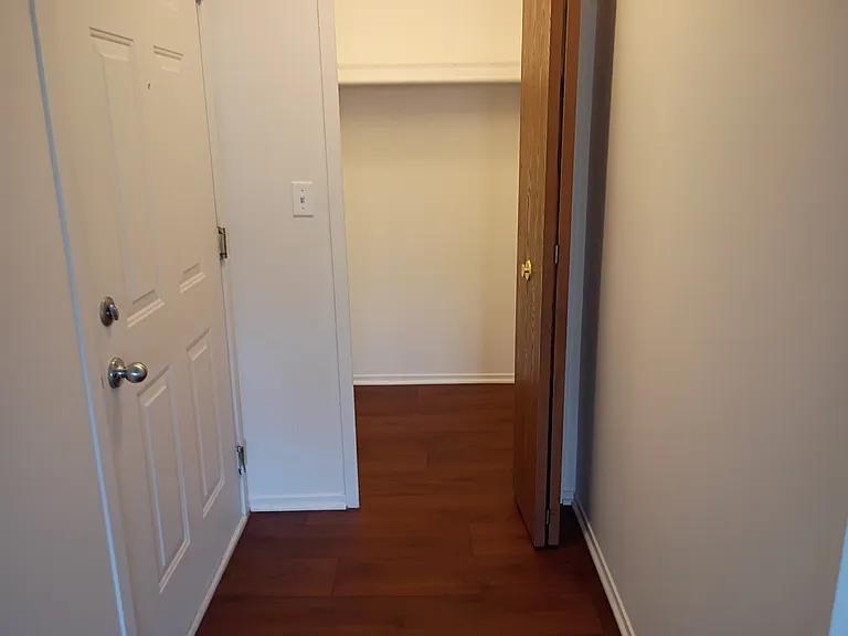 Prentiss Pointe Apartments — Photo 300
