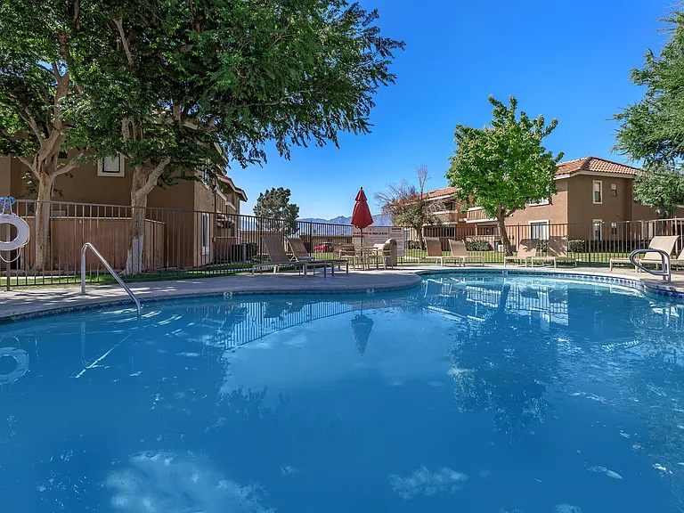 Smoketree Apartments — Photo 5