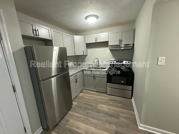 3rd image of 209 Lakeshore Dr #2