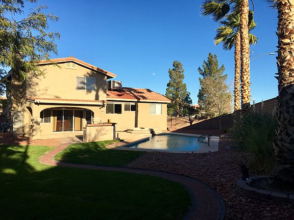 2nd image of 3601 Hazel Dell St