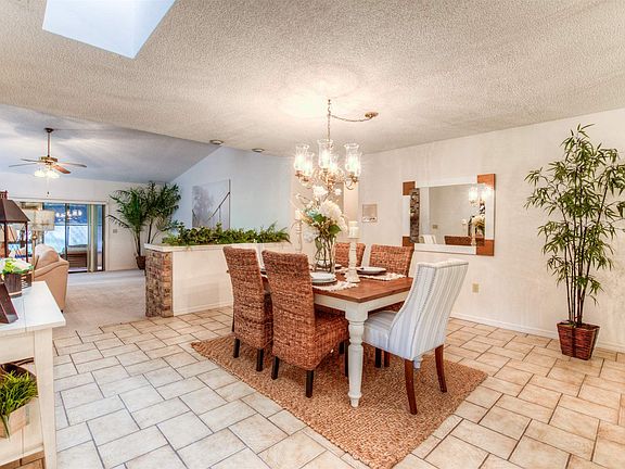5th image of 109 Woden Way