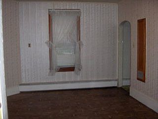 4th image of 571 Forest Ln
