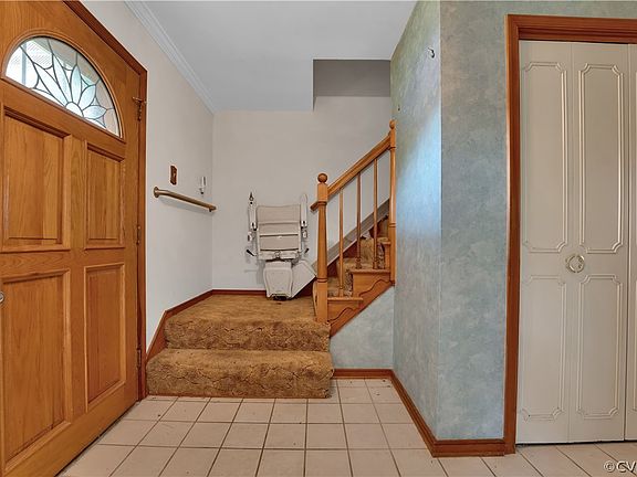 5th image of 8005 Galaxie Cir