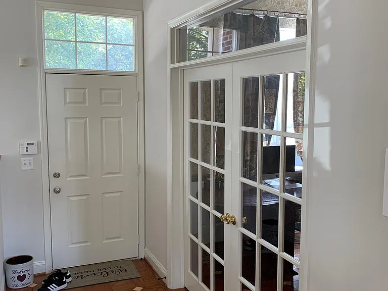 Entrance + home office