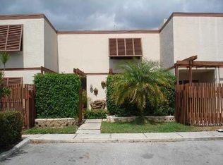 10931 Cedar Ln, Pembroke Pines, FL 33026
