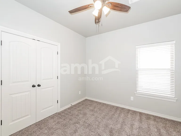 8009 NW 159th St — Photo 15