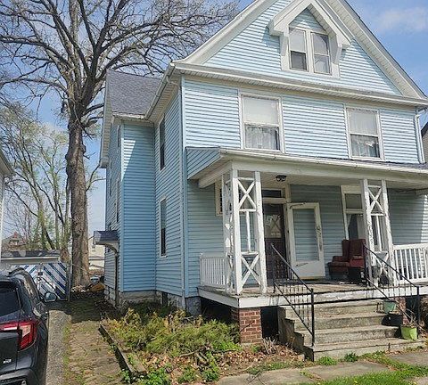 3rd image of 2149 E 31st St