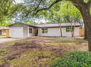 2834 W Rochelle Rd, Irving, TX 75062