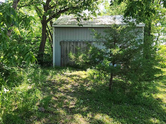 3rd image of 530 Section Line Rd