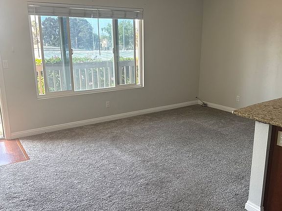 4th image of 4157 Menlo Ave Unit 6