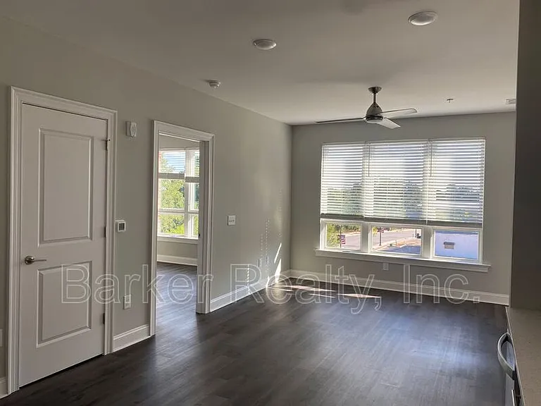 414 S White St #307 — Photo 2