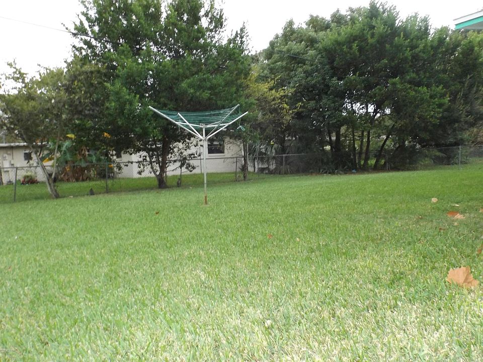 2nd image of 722 Largo Way