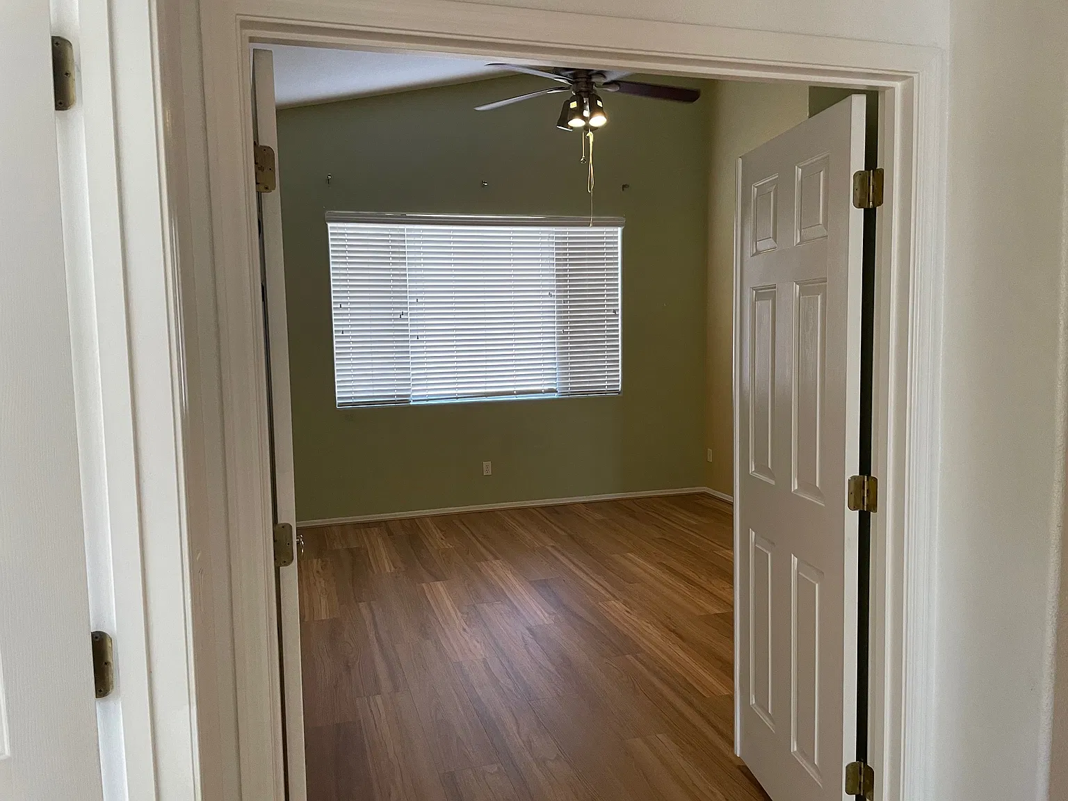 4 bed, 2057 sqft, $1,900 — Photo 4