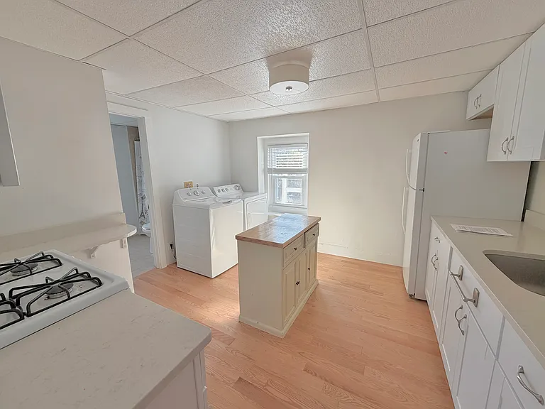 144 Cabot St #3 — Photo 12