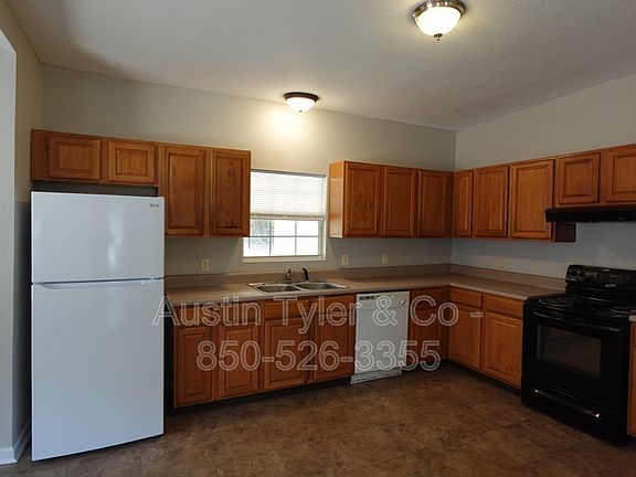 2nd image of 2948 Caledonia St