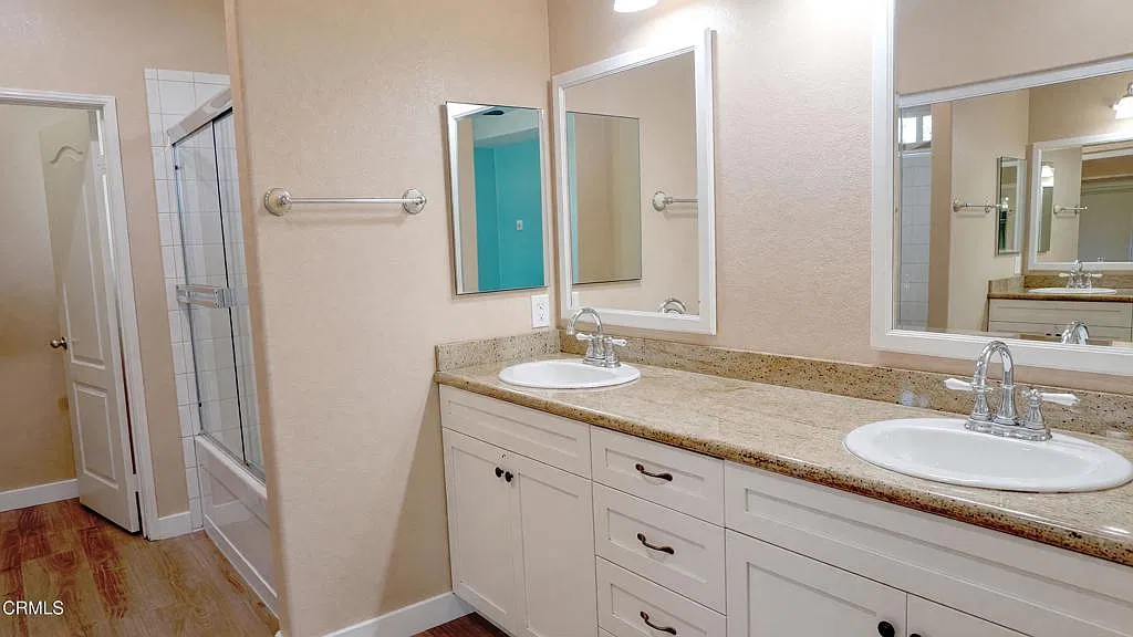 3 bed, 2.5 bath, 1429 sqft, $3,600 — Photo 4