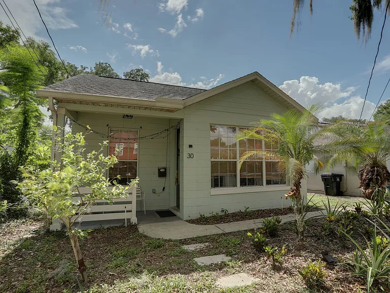 30 N Lawsona Blvd — Photo 2
