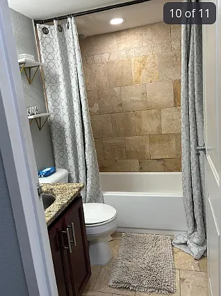 700 E 8th St #15E — Photo 10