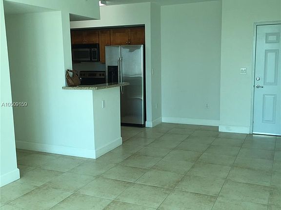 4th image of 1723 SW 2nd Ave Ph 1