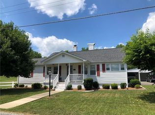 123 Hylton St, Mount Airy, NC 27030