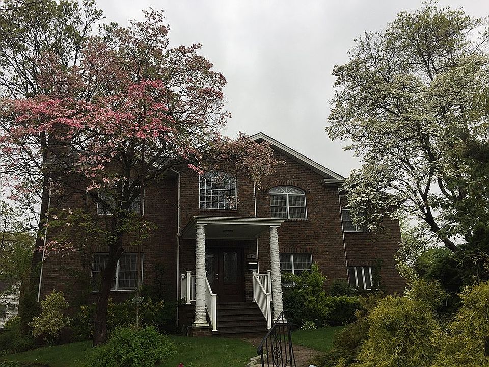 1st image of 407 Hempstead Dr
