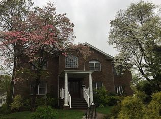 407 Hempstead Dr, West Hempstead, NY 11552