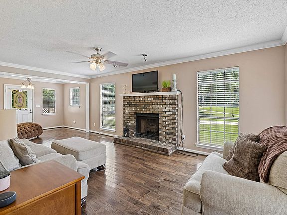 4th image of 609 Cherokee Cir
