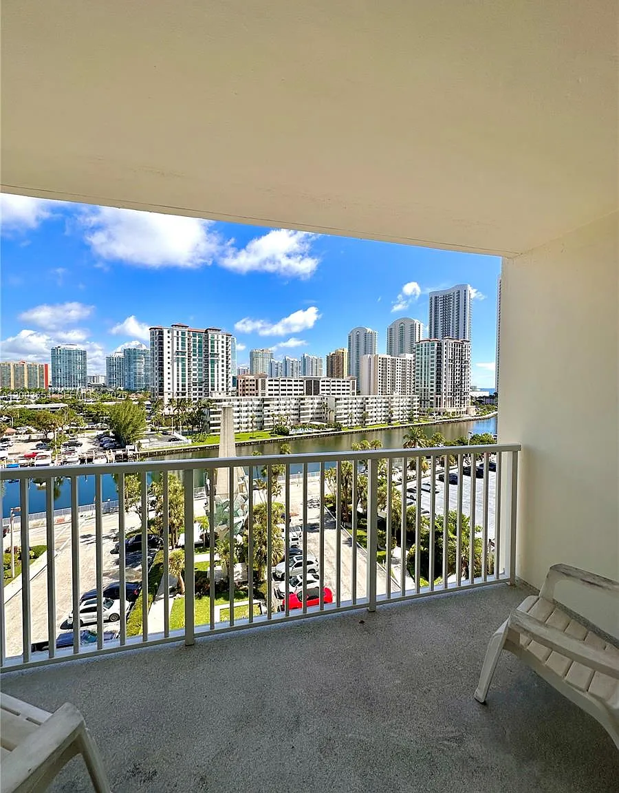 Arlen House Condo — Photo 2