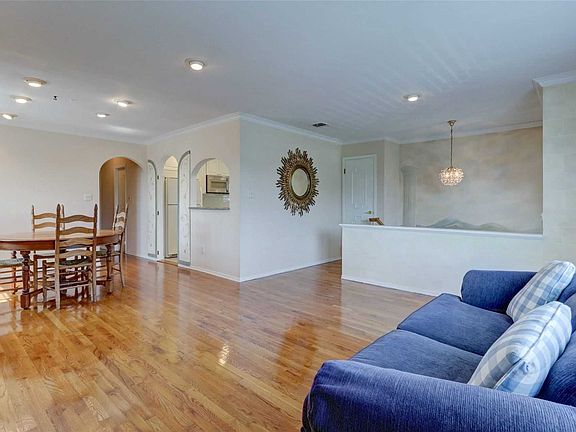 4th image of 136 Sequams Ln E